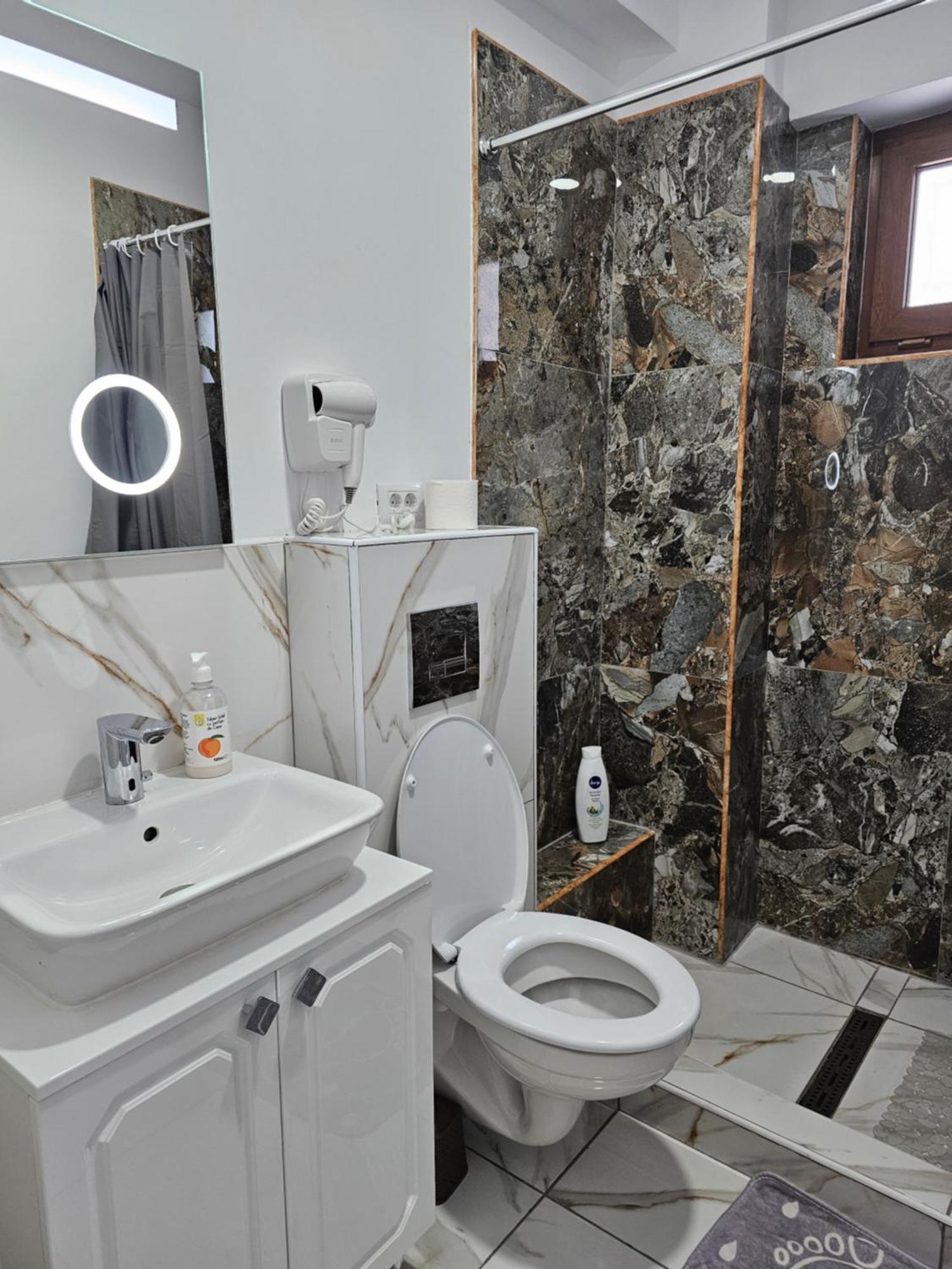 Didi Apartament Craiova Habitación foto
